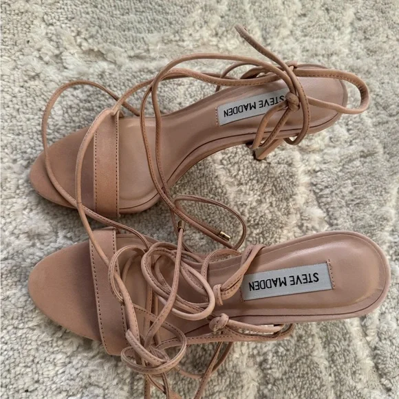 Steve Madden Tan Heeled Sandals Elegant Design - Picture 2 of 3